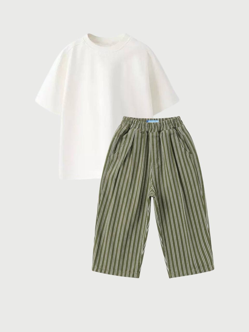 Kompletic s pantalonama i oversize majicom